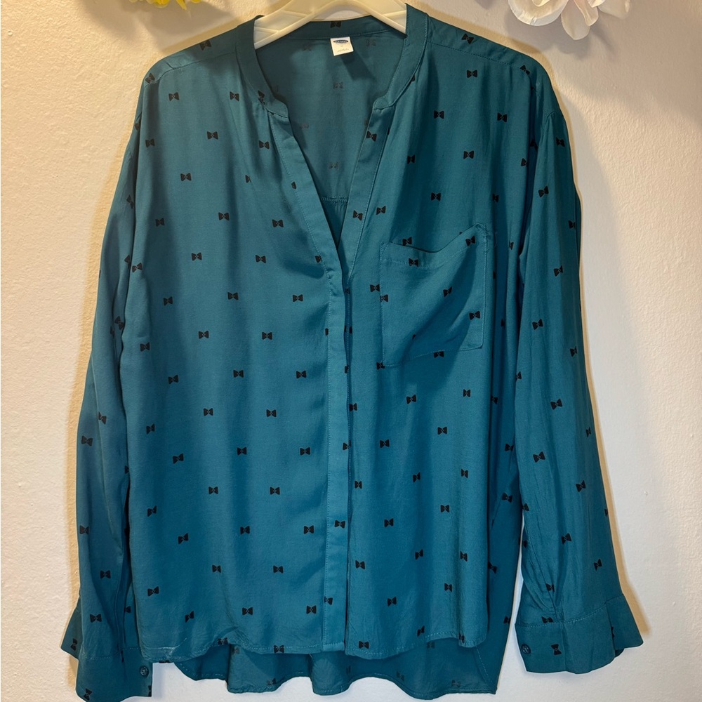 Old Navy Teal Button-Front Blouse with Black Bow Print - Picture 4 of 9